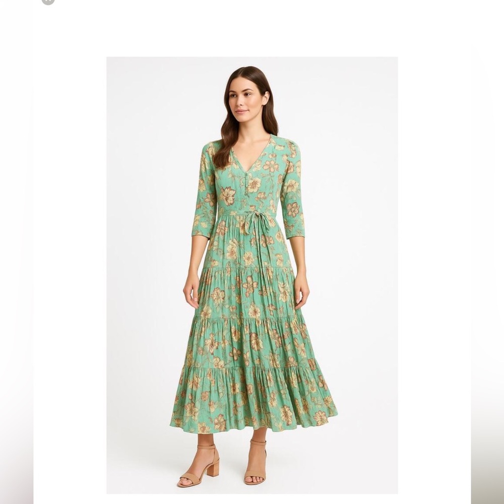 Elegant Floral Maxi Dress in Green